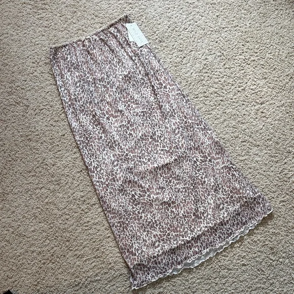 Wild Skye | Midi Leopard Skirt - Picture 2 of 5